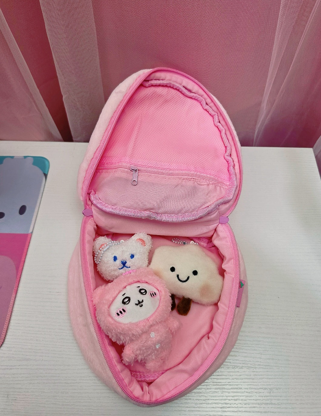 Large capacity strawberry makeup bag